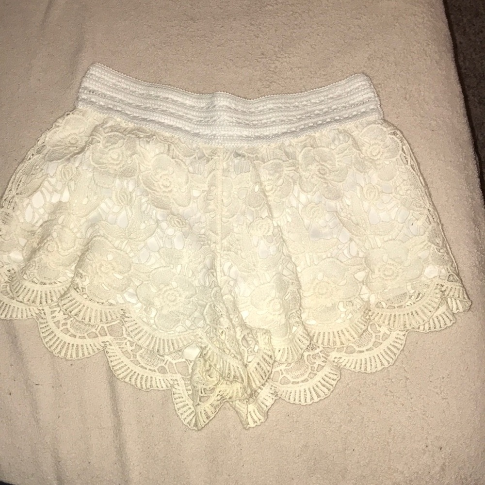 FLOWY SHORTS